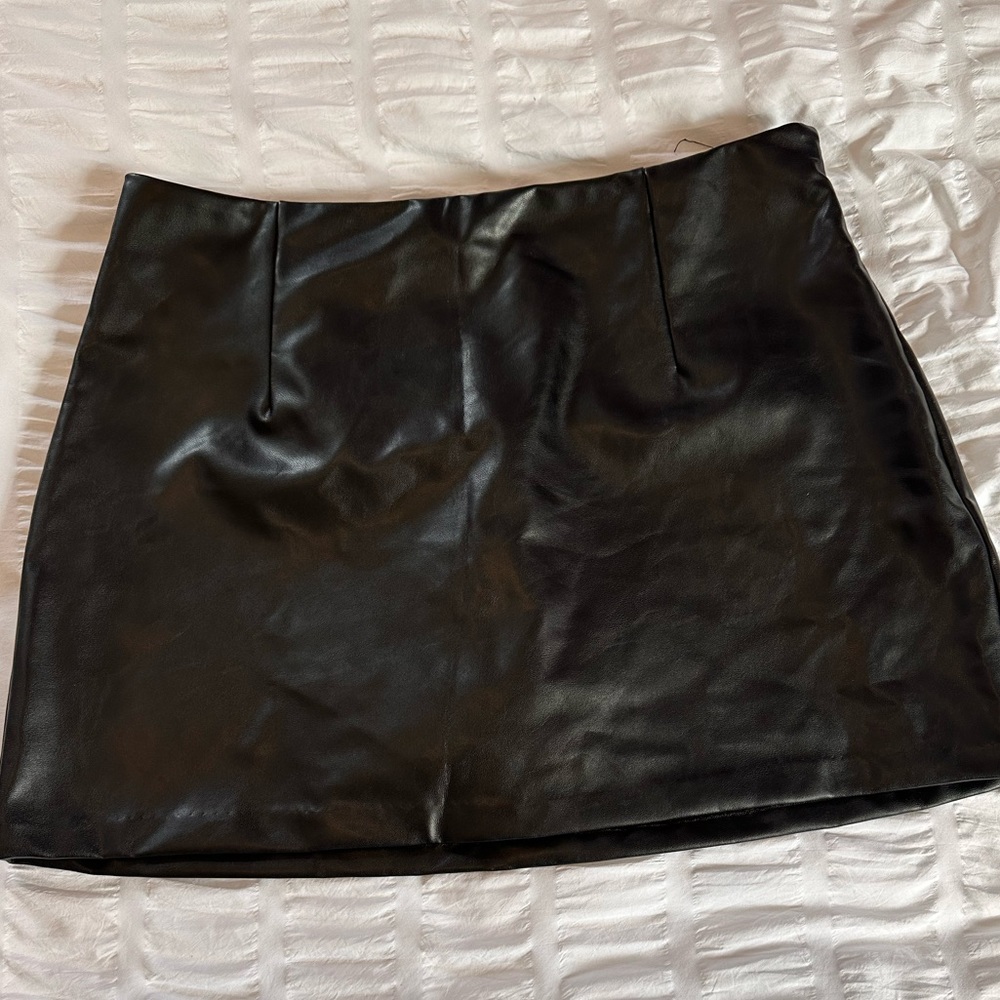 Abercrombie vegan leather skort size L